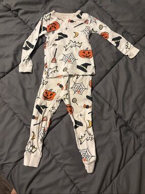Carters 2T Halloween Pumpkin & Spiderweb Pajama Set - Cream with Orange & Black